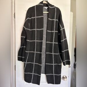 Time and Tru Black and White Knit Jacket